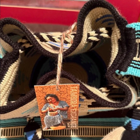 EXCHANGE Beige and Teal Patterned Tote. - Picture 3 of 4